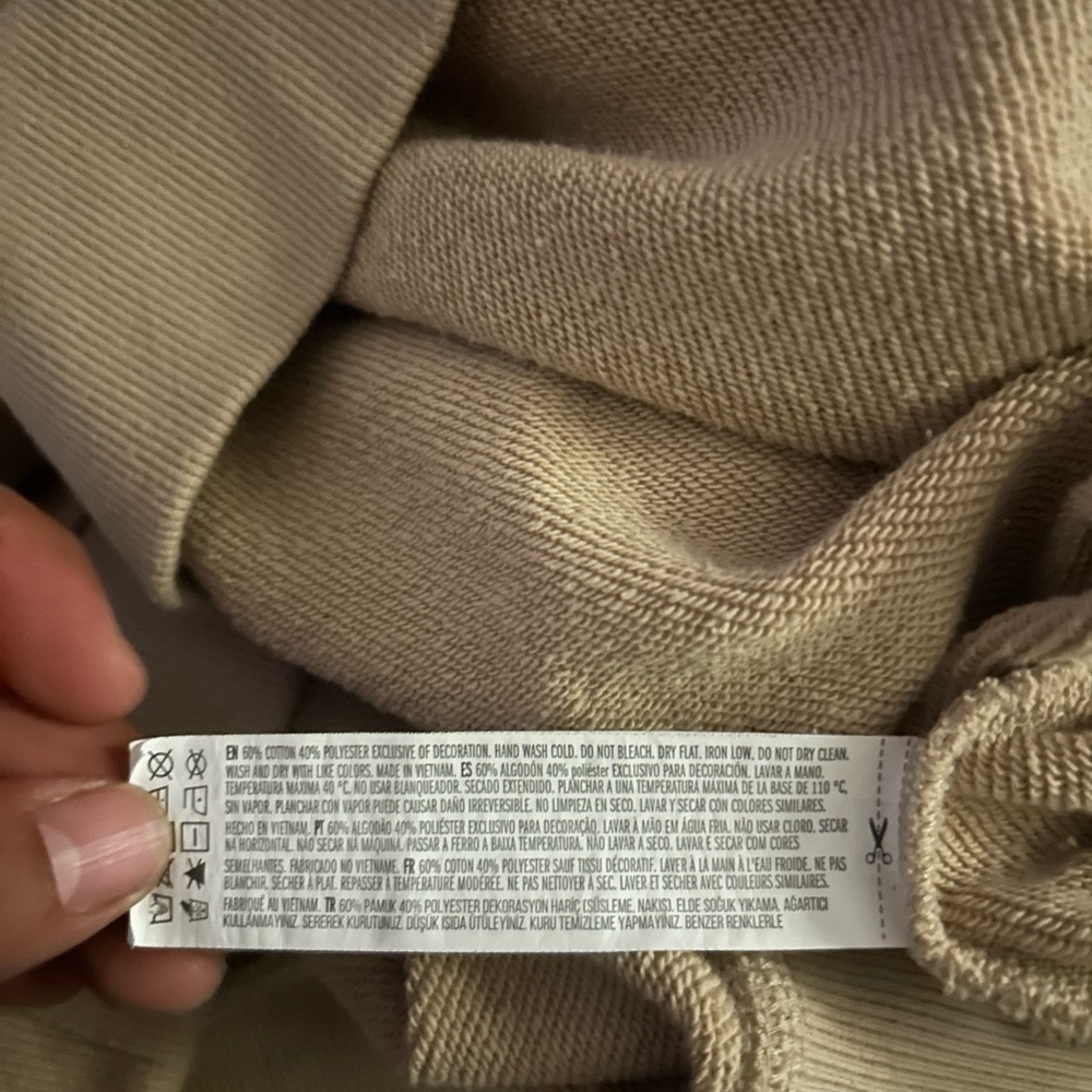 Forever 21 Cream Graphic Crewneck Sweater - Picture 6 of 7